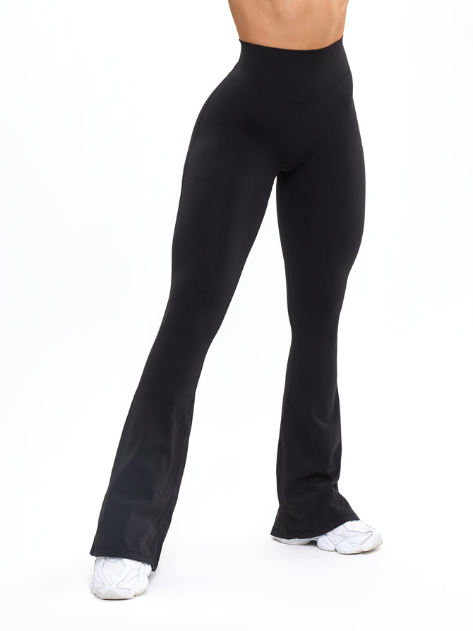 Aggressive Scrunch Flare Legging - Onyx Black Image 4