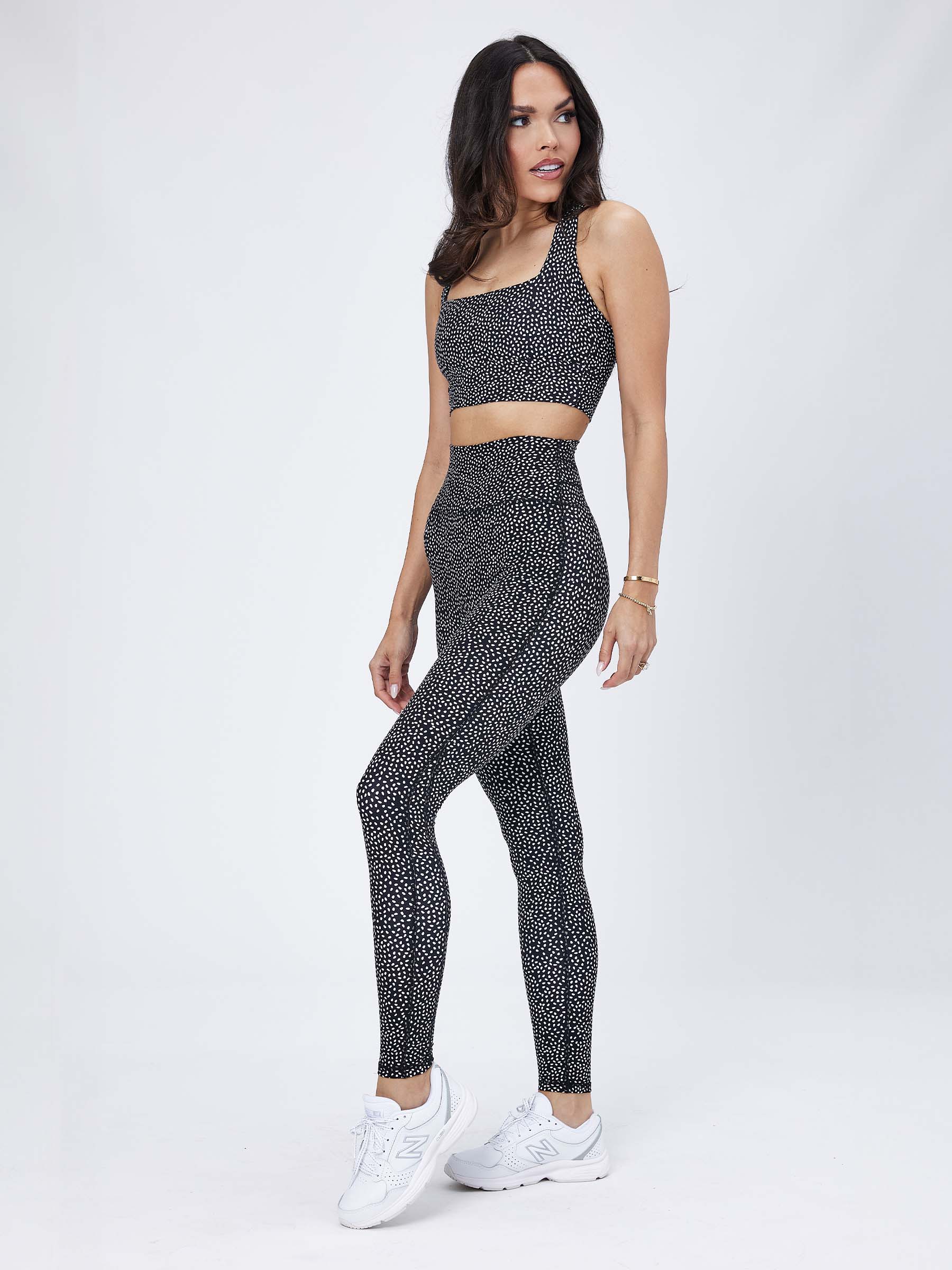 Revolution Sports Bra - Onyx Black Bossy Print