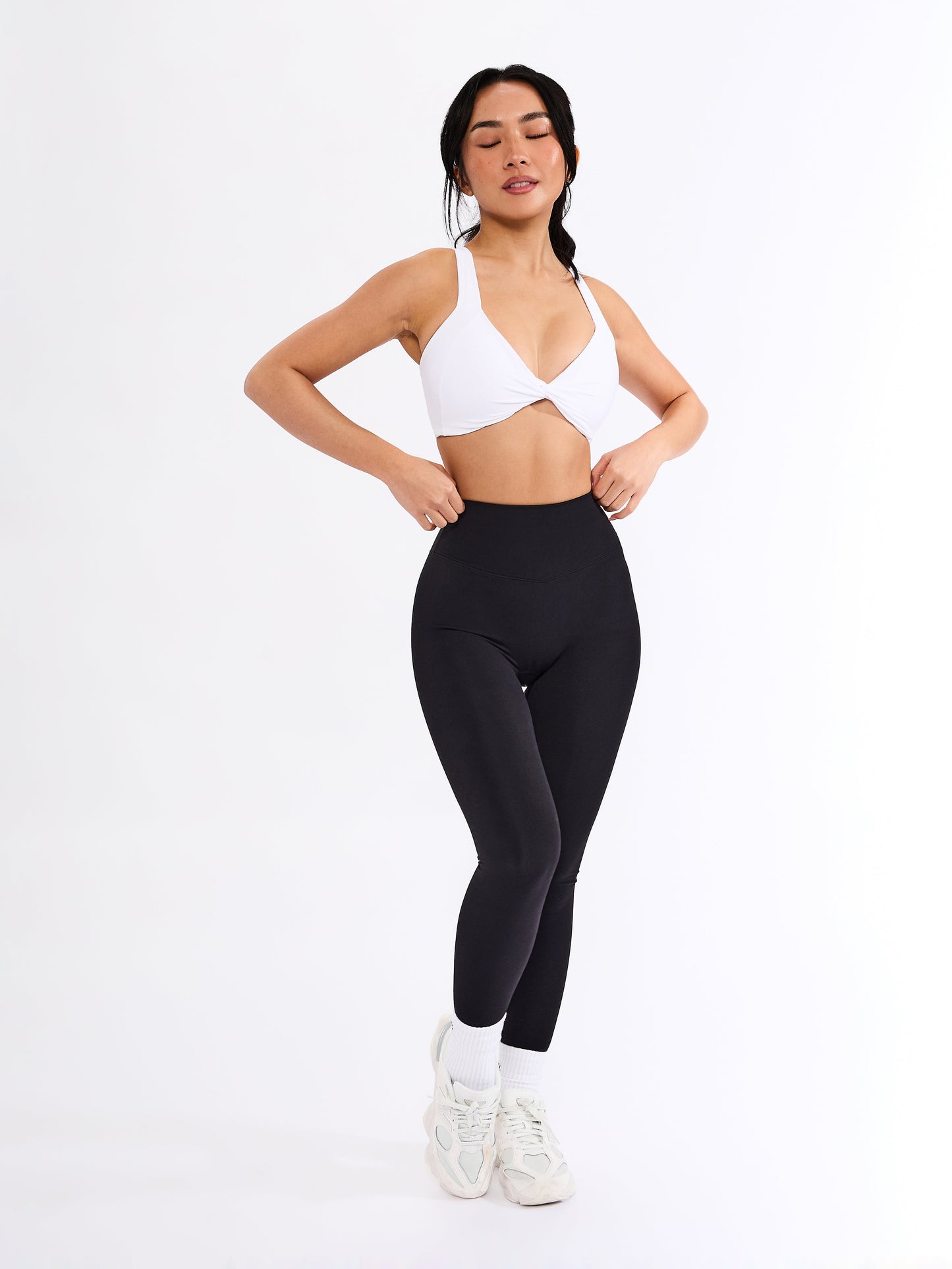 Twisted Curve Sports Bra - White
