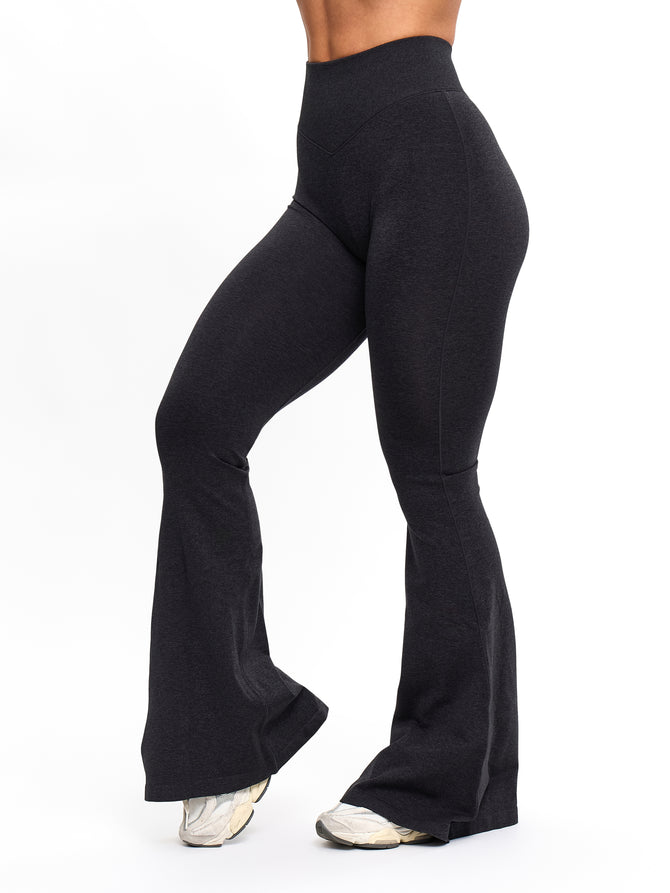 Seamless Flare Legging - Black Image 0