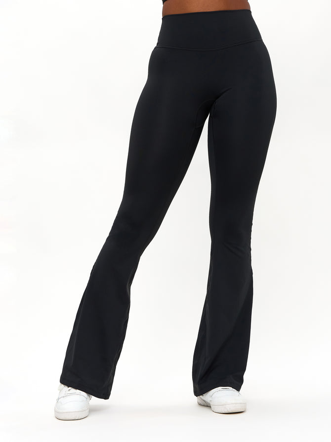 Colorado Fleece Flare Legging - Onyx Black Image 1