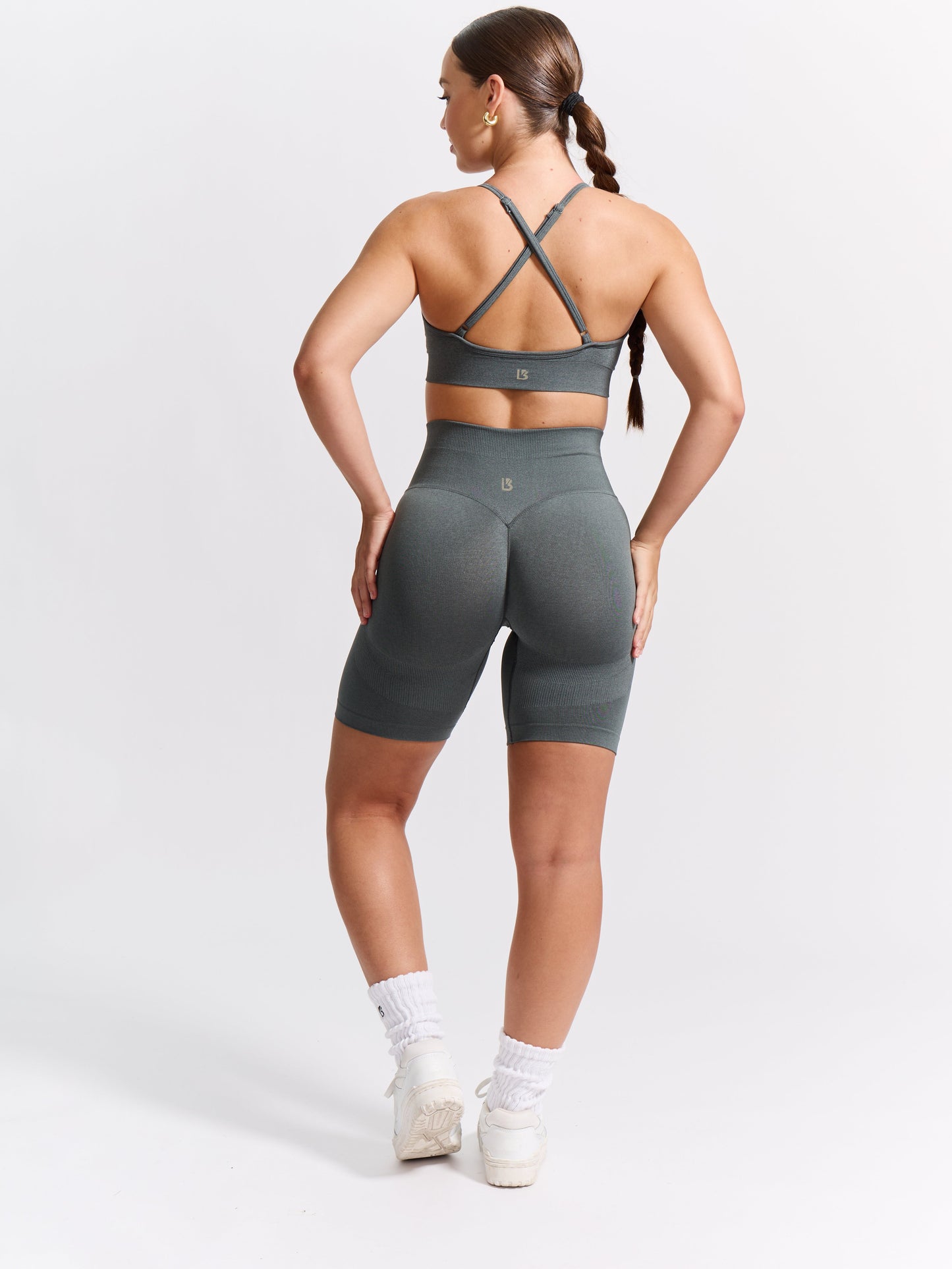 Miracle Seamless Short 6" - Frosted Sage