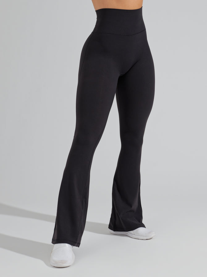 Legacy Flare Legging - Onyx Black Image 2