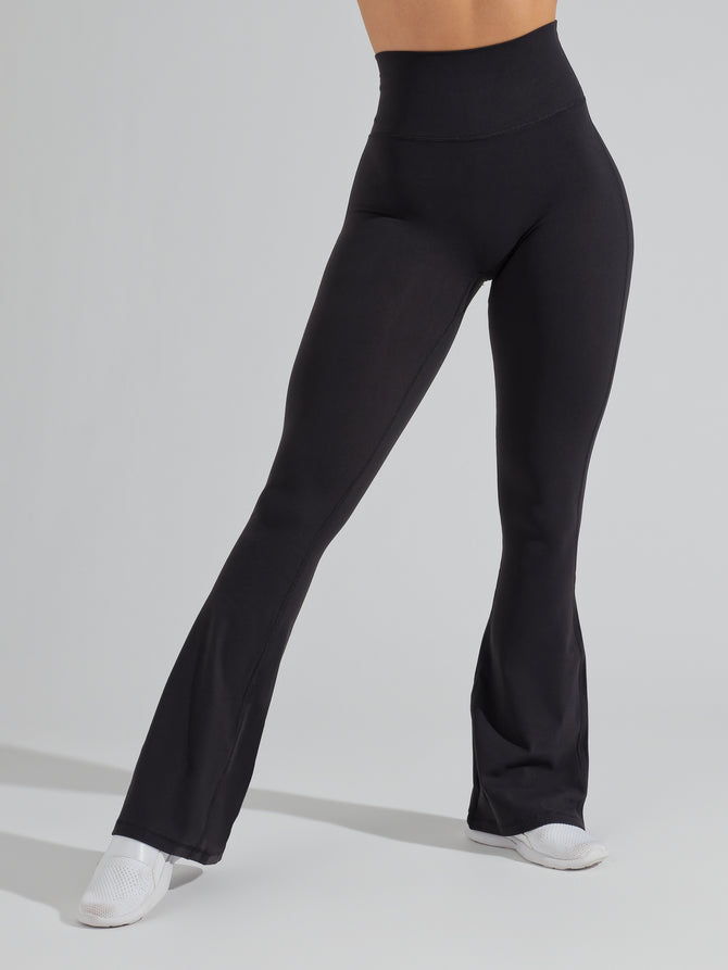 Legacy Flare Legging - Onyx Black Image 3